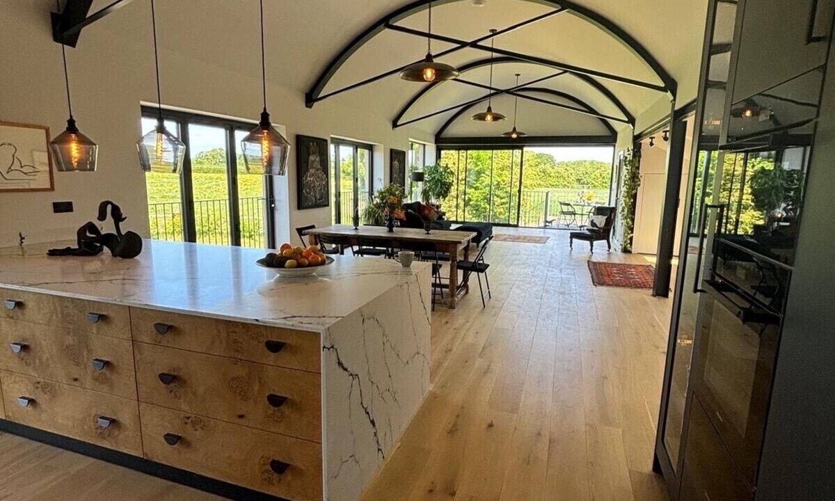 Glastonbury House | Stunning !