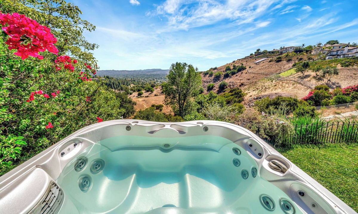 Canoga Park House | Stunning Hilltop 5BR W/View & Hot Tub!