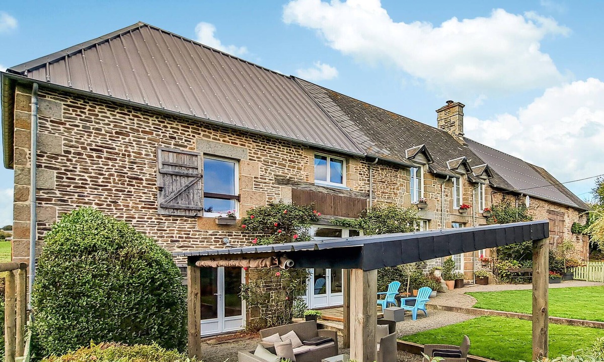 Les Loges-Marchis House | Stunning home in Les Loges-Marchis with house a panoramic view