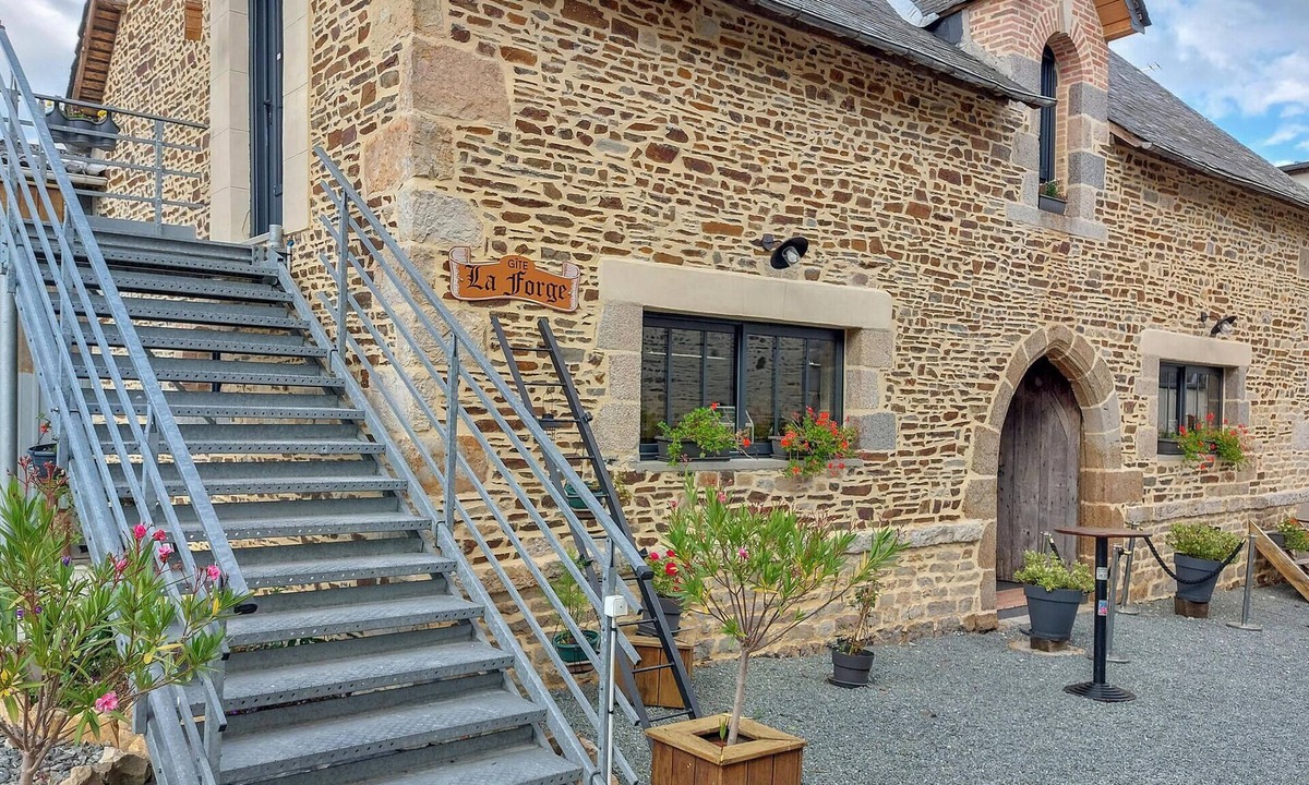 Neuilly-le-Vendin House | Stunning home in Neuilly le Vendin