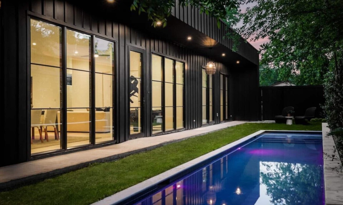 McKinley Heights House | Stunning Home | Heated Pool | East Austin 3BD/2BA