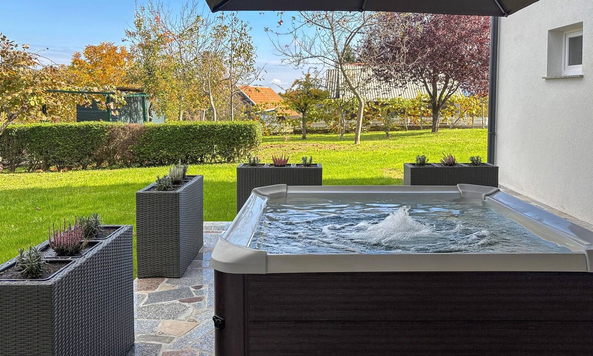 Josipdol House | Stunning home in Salopeki Modruski with WiFi