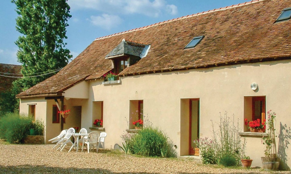 Noyant-Villages House | Stunning home in Parcay les Pins