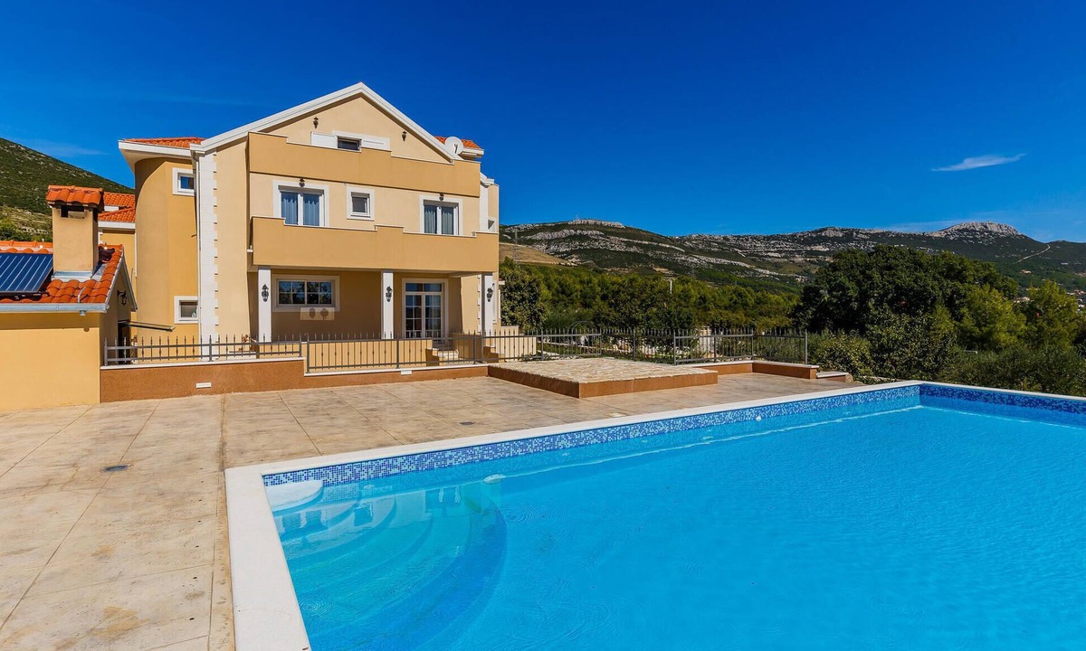 Rudine House | Stunning home in Kastel Novi