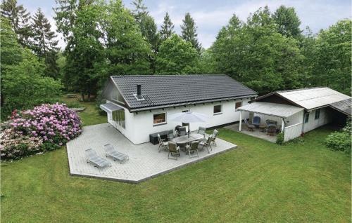 Oster Somarken House | Stunning Home In Aakirkeby With Wifi