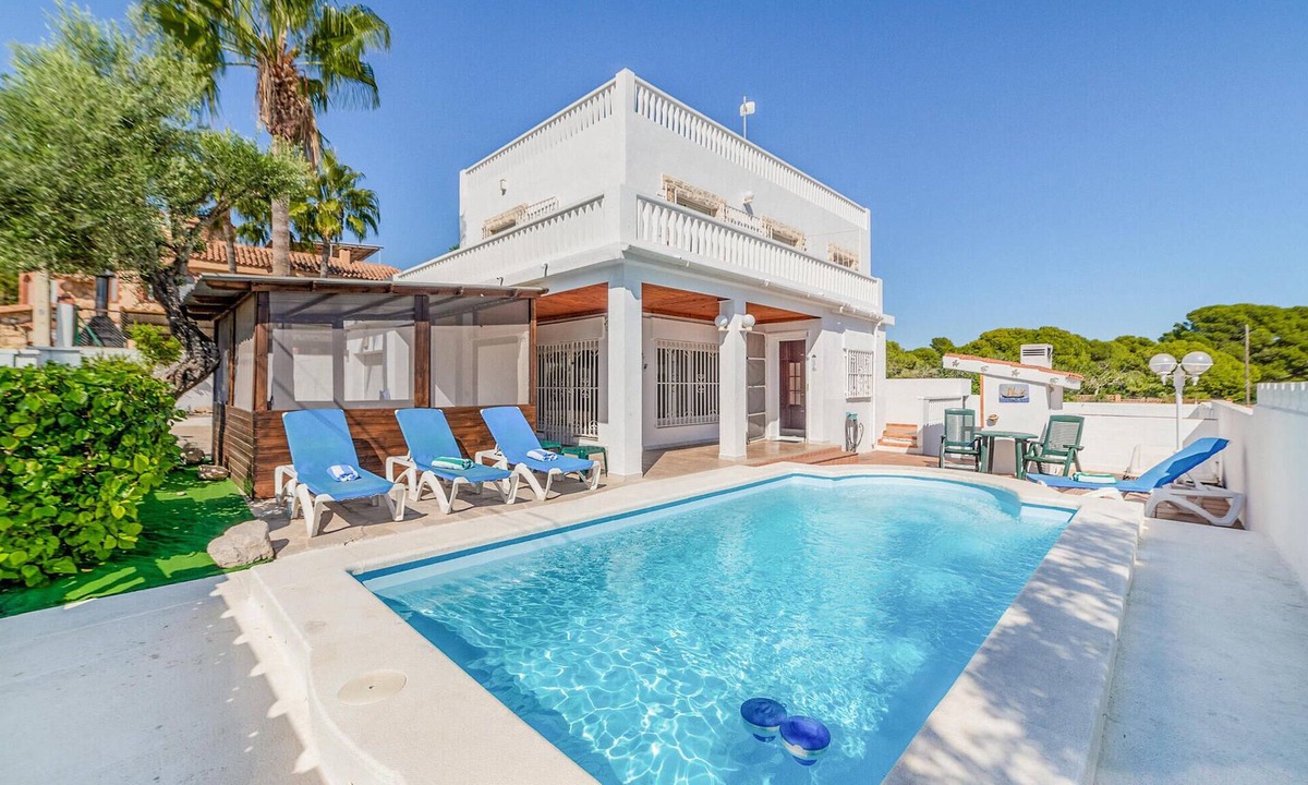 Alcanar House | Stunning home in Alcanar