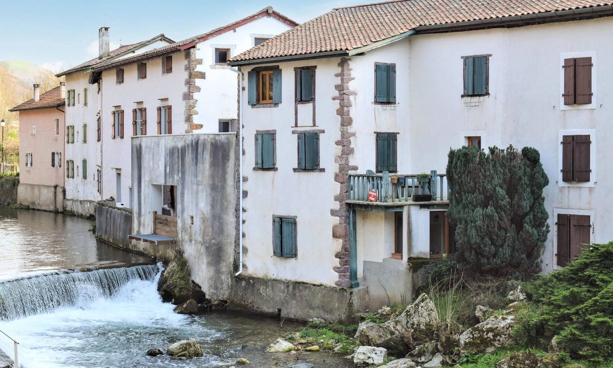 Aldudes House | Stunning home in Aldudes with WiFi