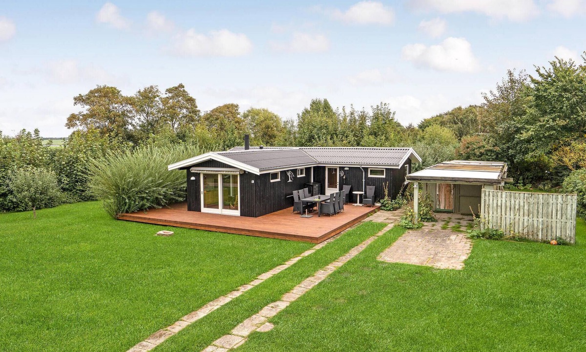 Assens House | Stunning home in Assens with kitchen