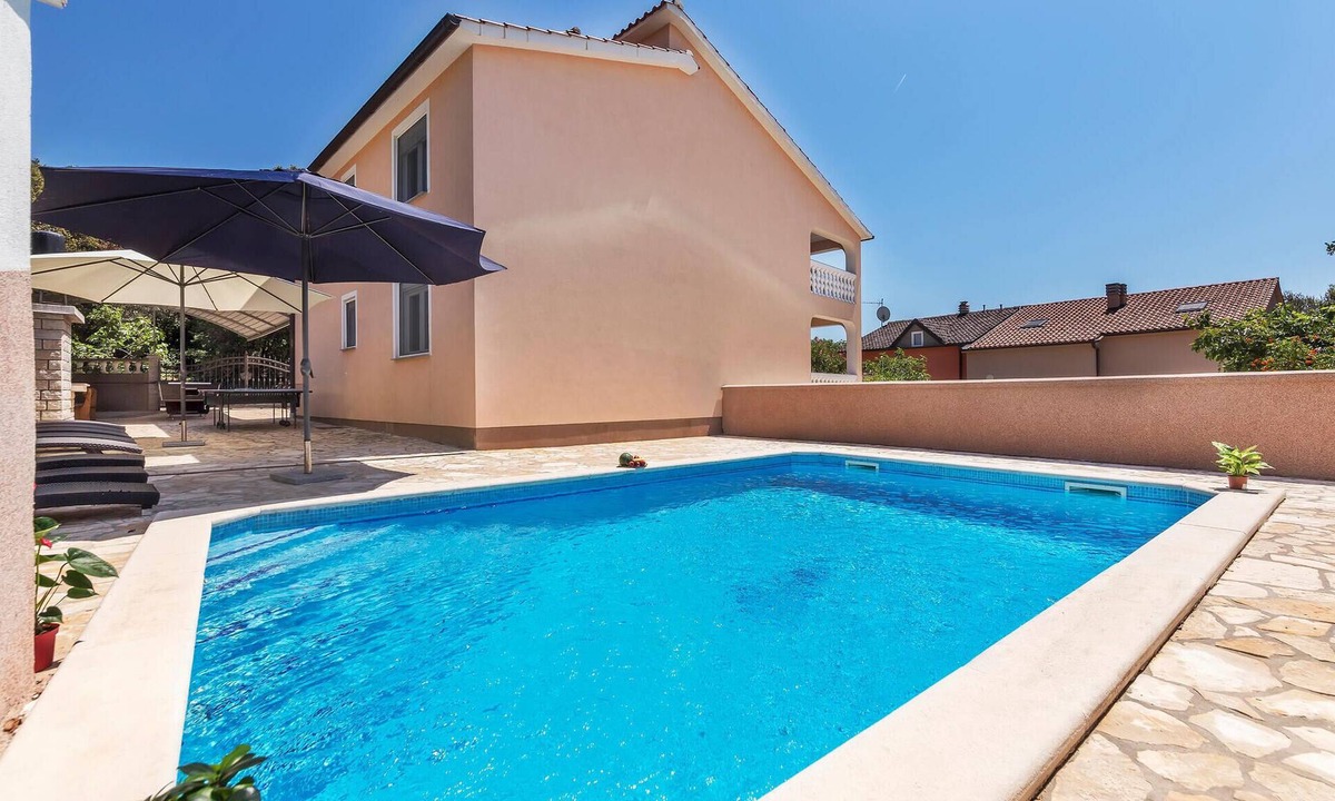 Barbariga House | Stunning home in Betiga