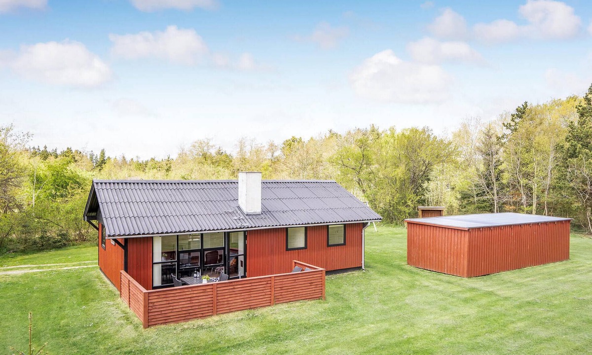 Ho House | Stunning home in Blåvand with kitchen