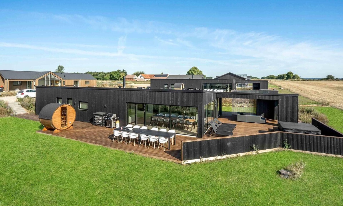 Hvidbjerg Strand House | Stunning home in Børkop with sauna