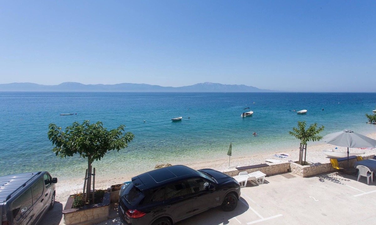 Brist House | Stunning home in Brist with WiFi