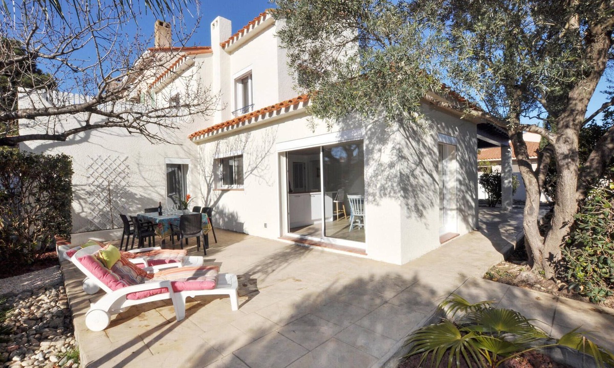 Canet-Plage House | Stunning home in Canet Plage with WiFi