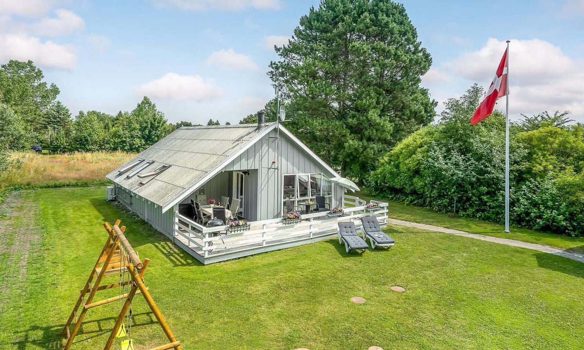 Dannemare House | Stunning home in Dannemare with sauna