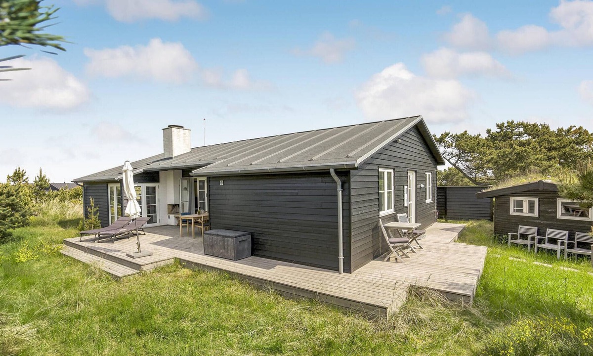 Vejers Strand House | Stunning home in Vejers Strand with WiFi