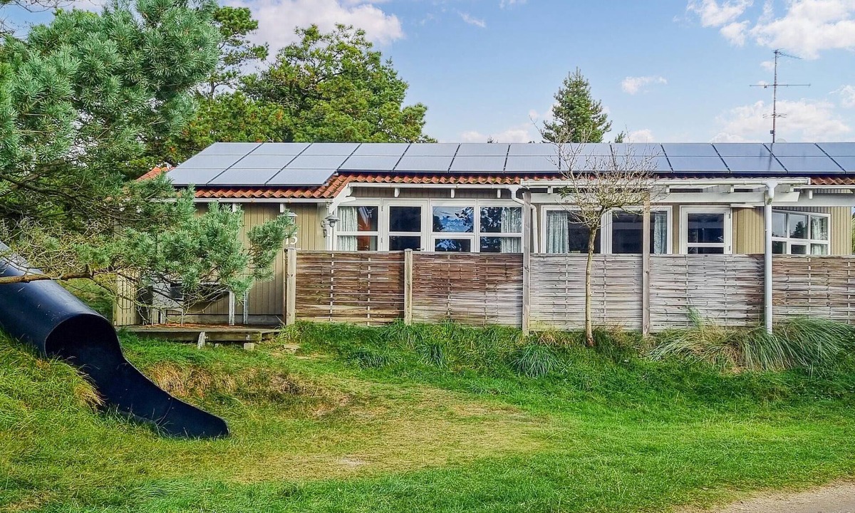 Vejers Strand House | Stunning home in Vejers Strand with WiFi