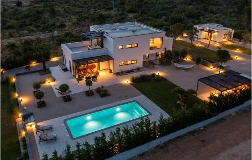 Sibenik House | Stunning Home In Dubrava With Sauna