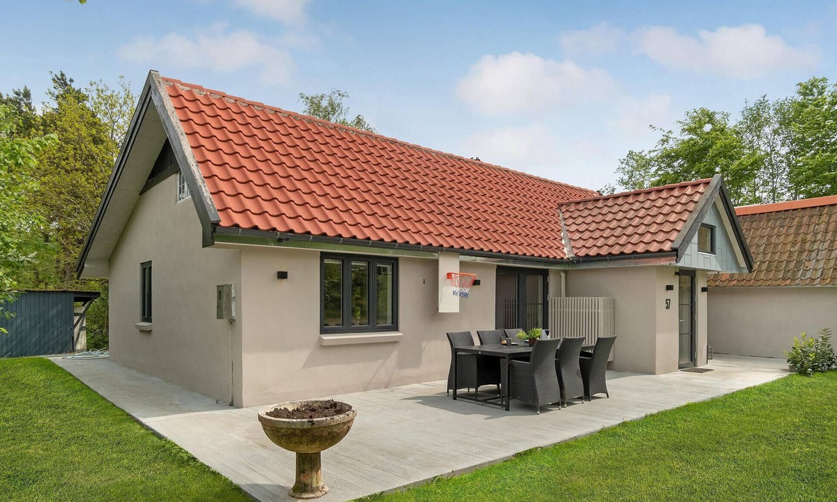 Øer Strand House | Stunning home in Ebeltoft with WiFi