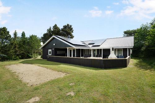 Egsmark Strand House | Stunning Home In Ebeltoft With Sauna, Swimming Pool And Wifi