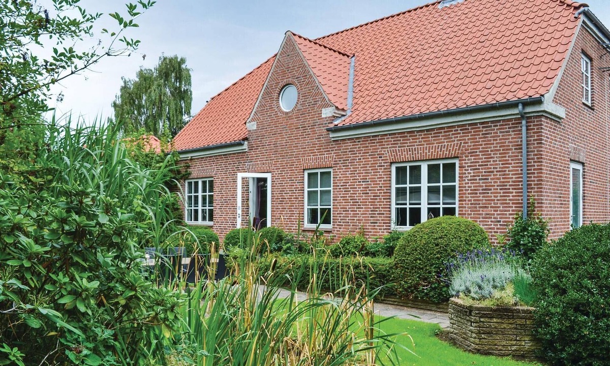 Lystrup House | Stunning home in Egå with kitchen