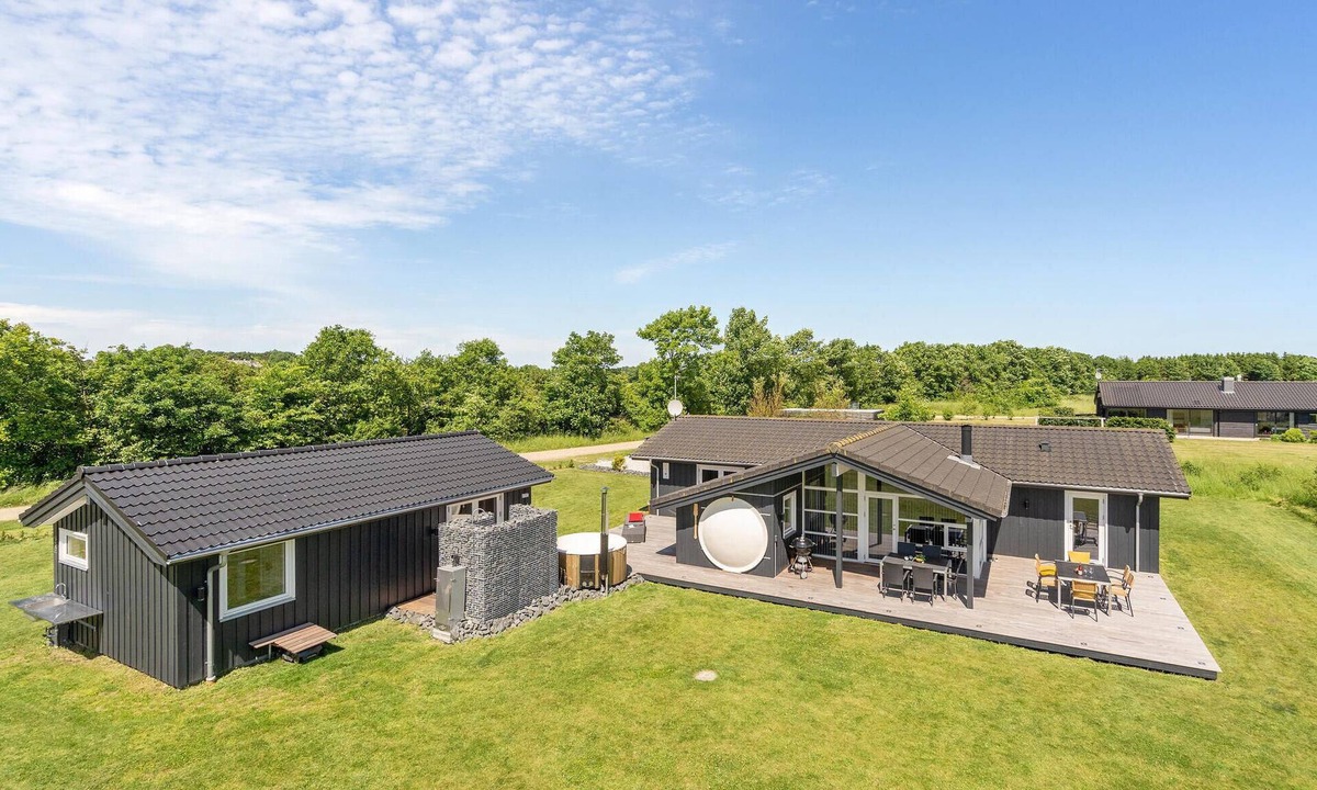 Krejbjerg House | Stunning home in Ejstrupholm with sauna