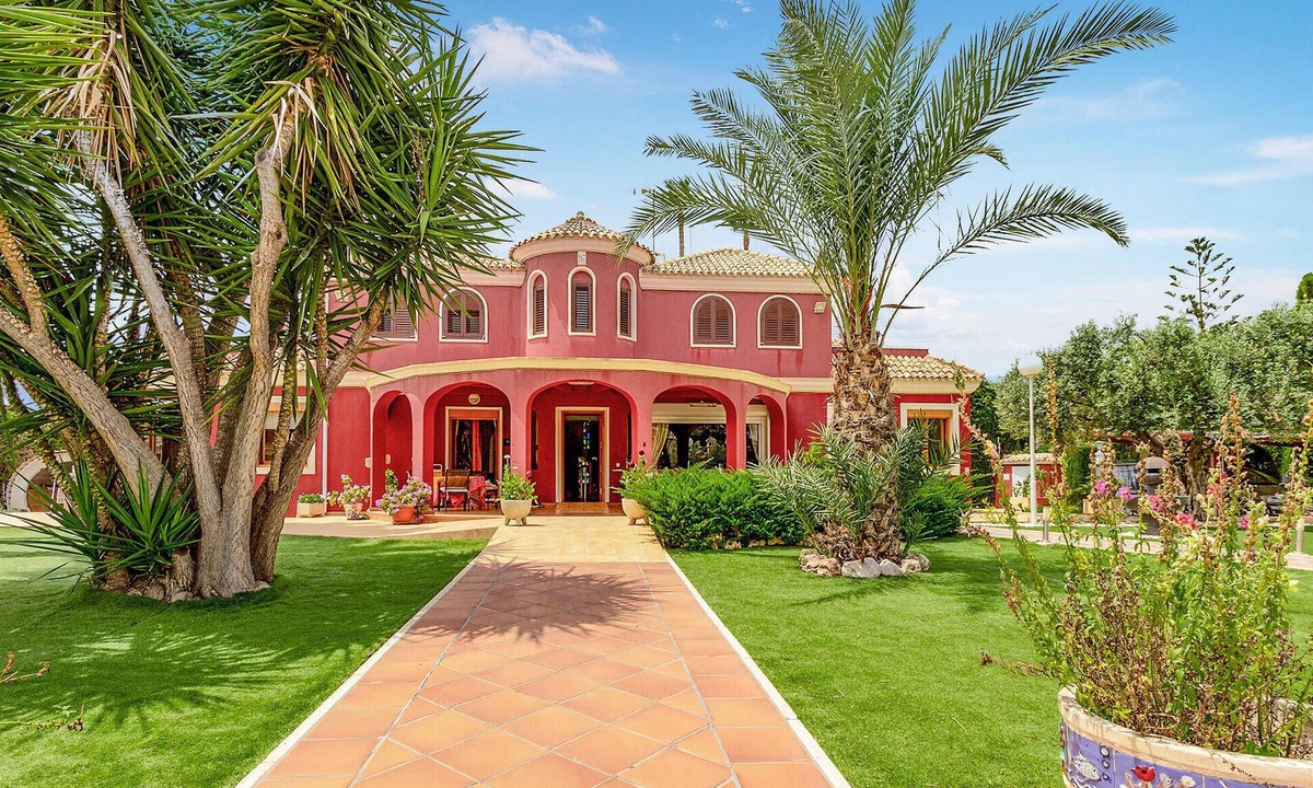 Elche House | Stunning home in Elche