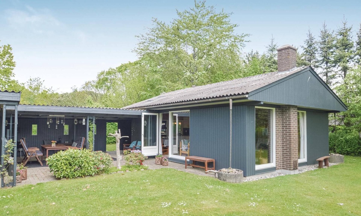 Hvalpsund House | Stunning home in Farsø with WiFi