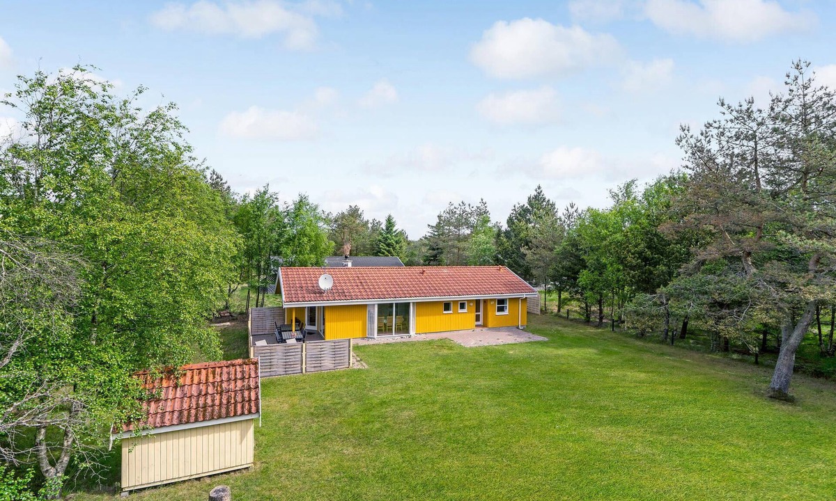 Torup Strand House | Stunning home in Fjerritslev with WiFi