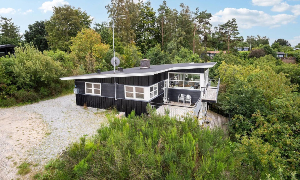 Bønnerup Strand House | Stunning home in Glesborg with sauna