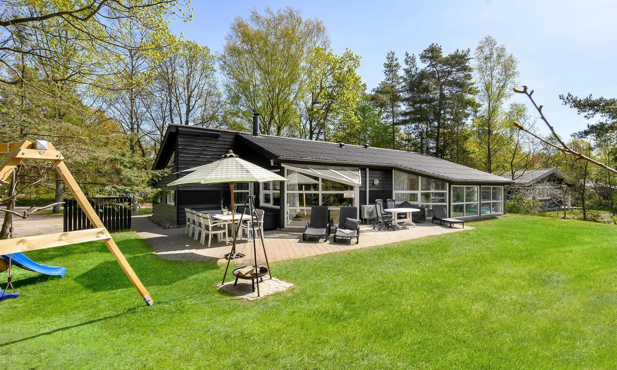 Fjellerup Strand House | Stunning home in Glesborg with sauna