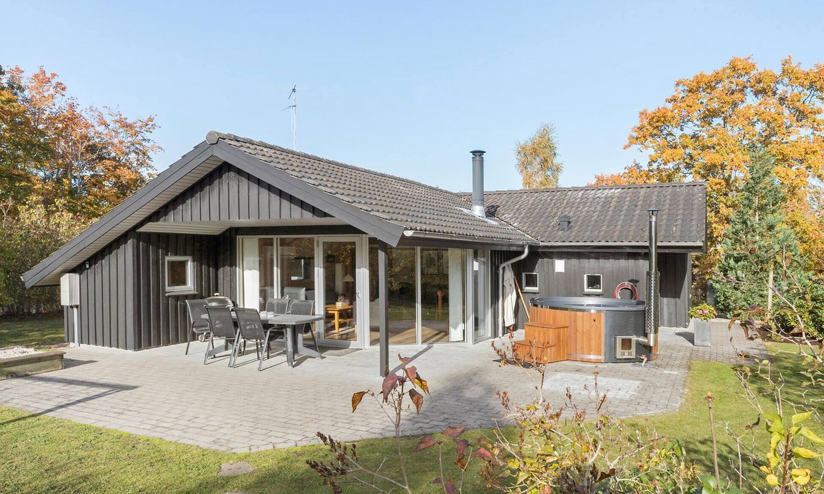 Fjellerup House | Stunning home in Glesborg with sauna