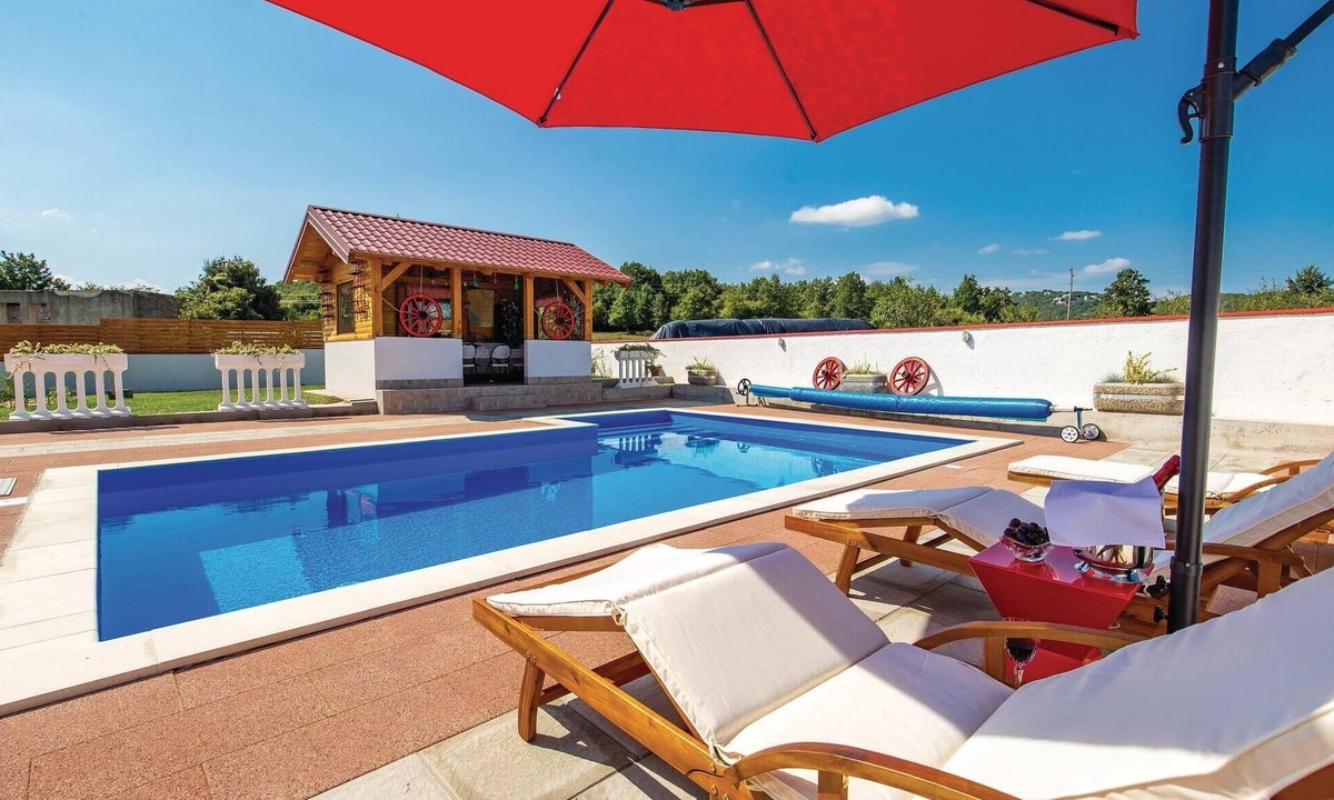 Gospic House | Stunning home in Gospic with sauna