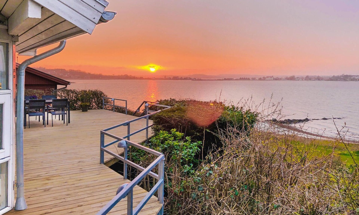Fynshav House | Stunning home in Haderslev with house sea view