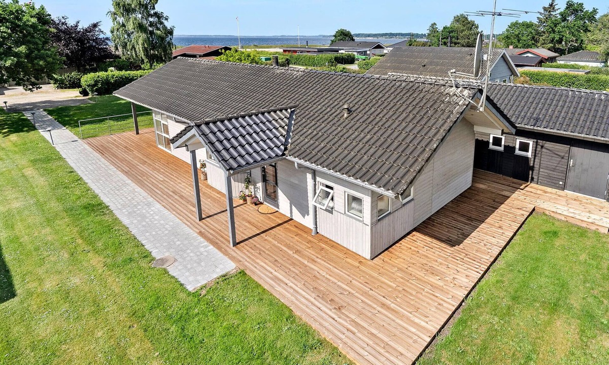 Hejsager Strand House | Stunning home in Haderslev with kitchen