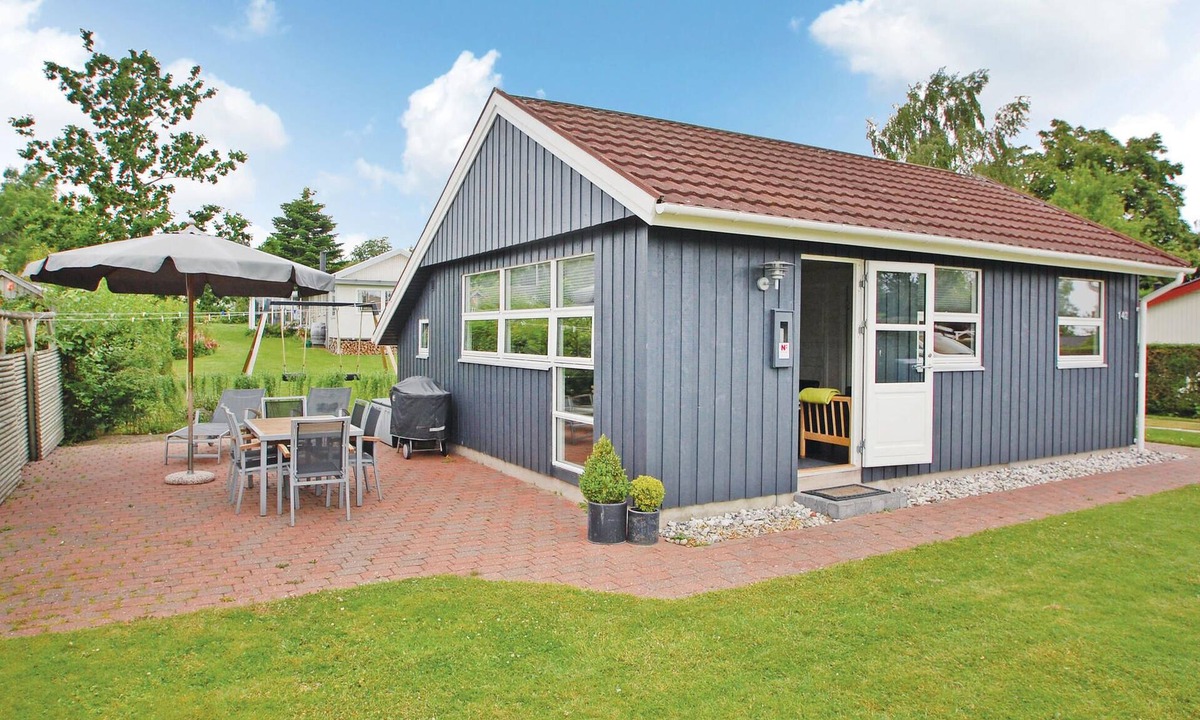 Hejsager Strand House | Stunning home in Haderslev with kitchen