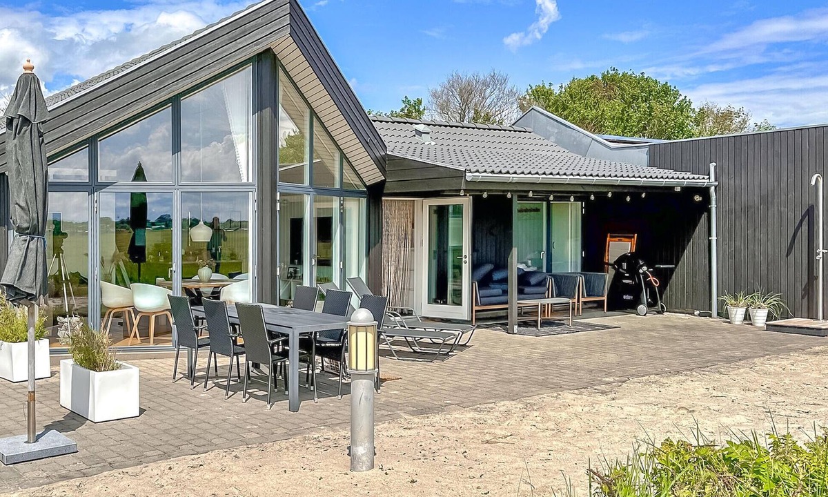Diernæs Strandby House | Stunning home in Haderslev with WiFi