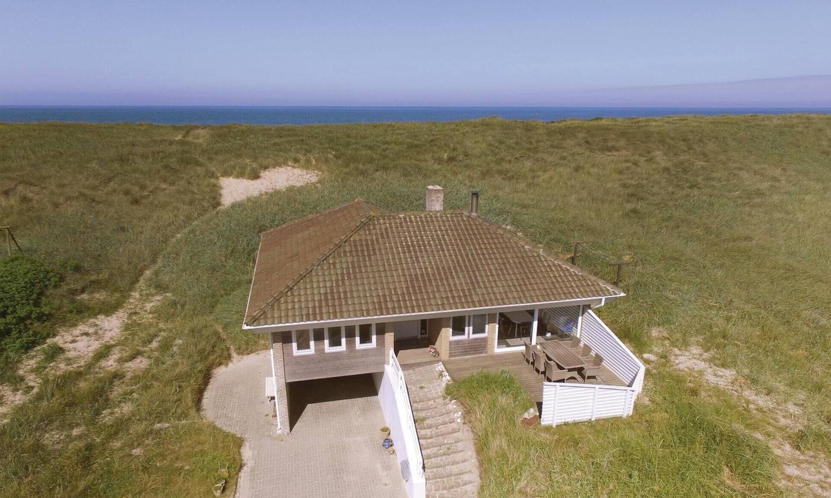 Harboore House | Stunning home in Harboøre with WiFi