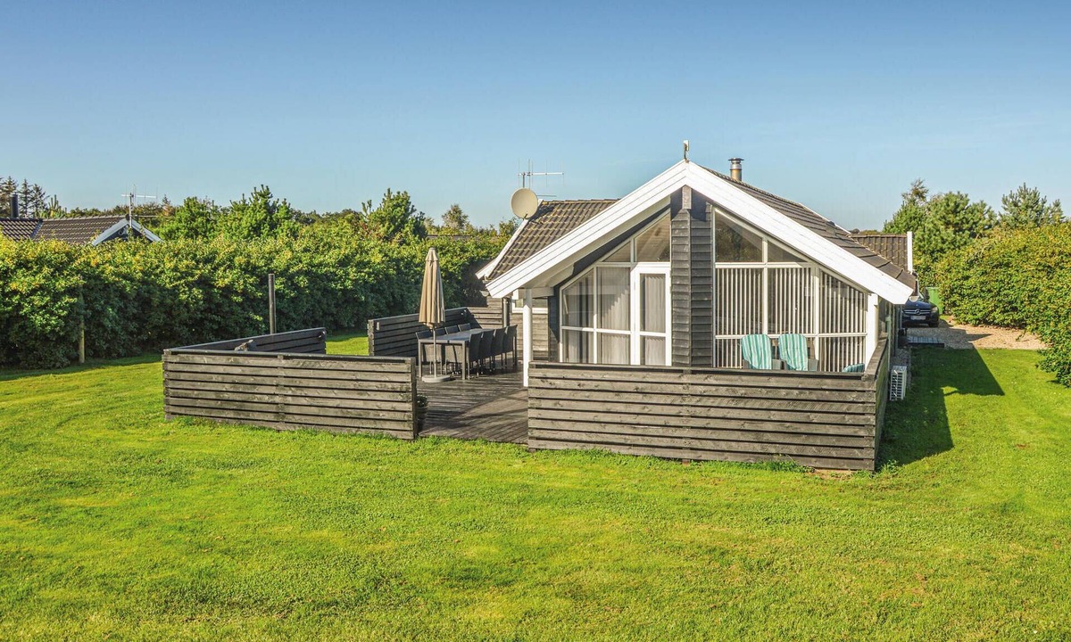 Bork Havn House | Stunning home in Hemmet with sauna