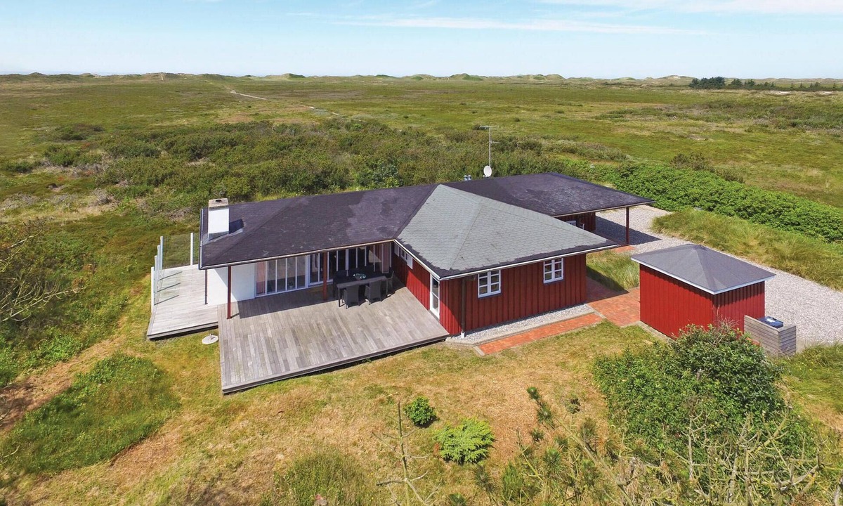 Nørre Lyngvig House | Stunning home in Hvide Sande with sauna