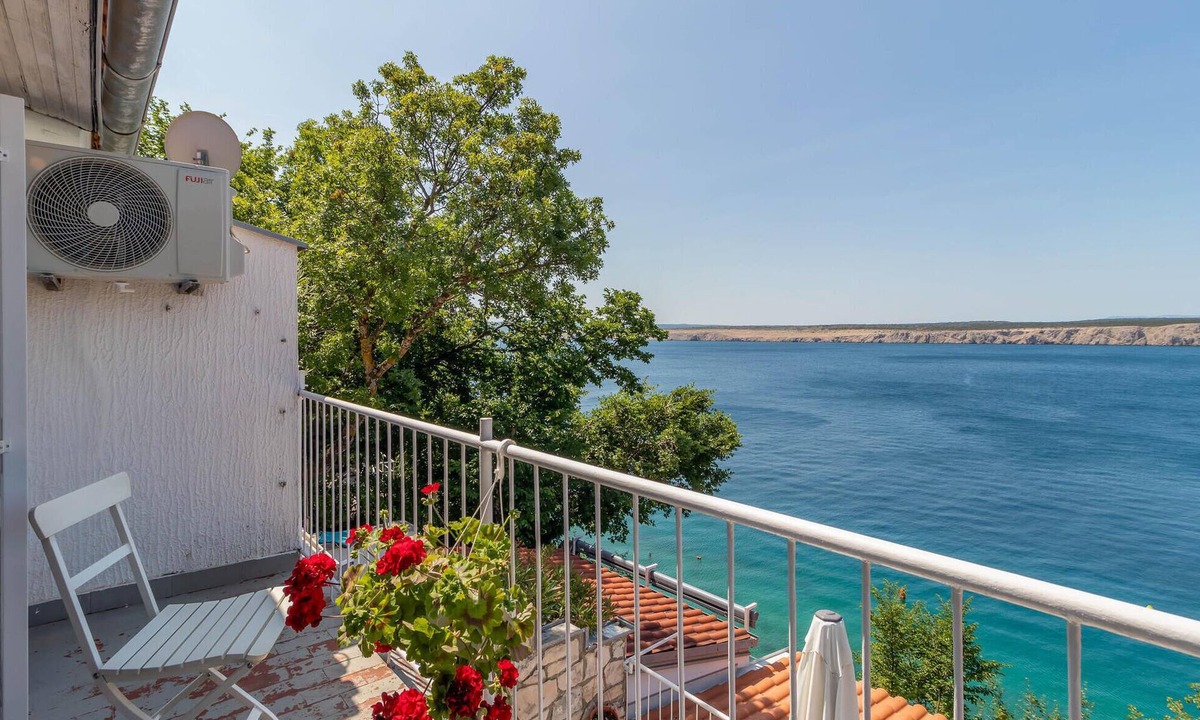 Jadranovo House | Stunning home in Jadranovo with house sea view