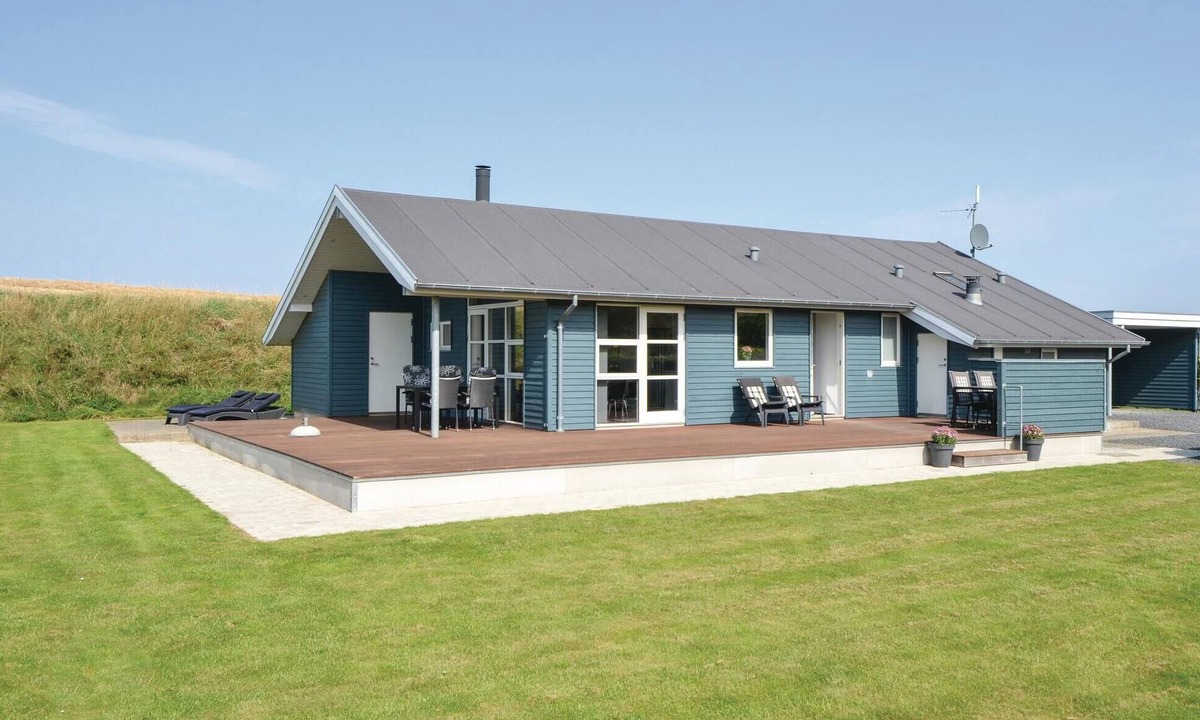 Knebel House | Stunning home in Knebel with sauna