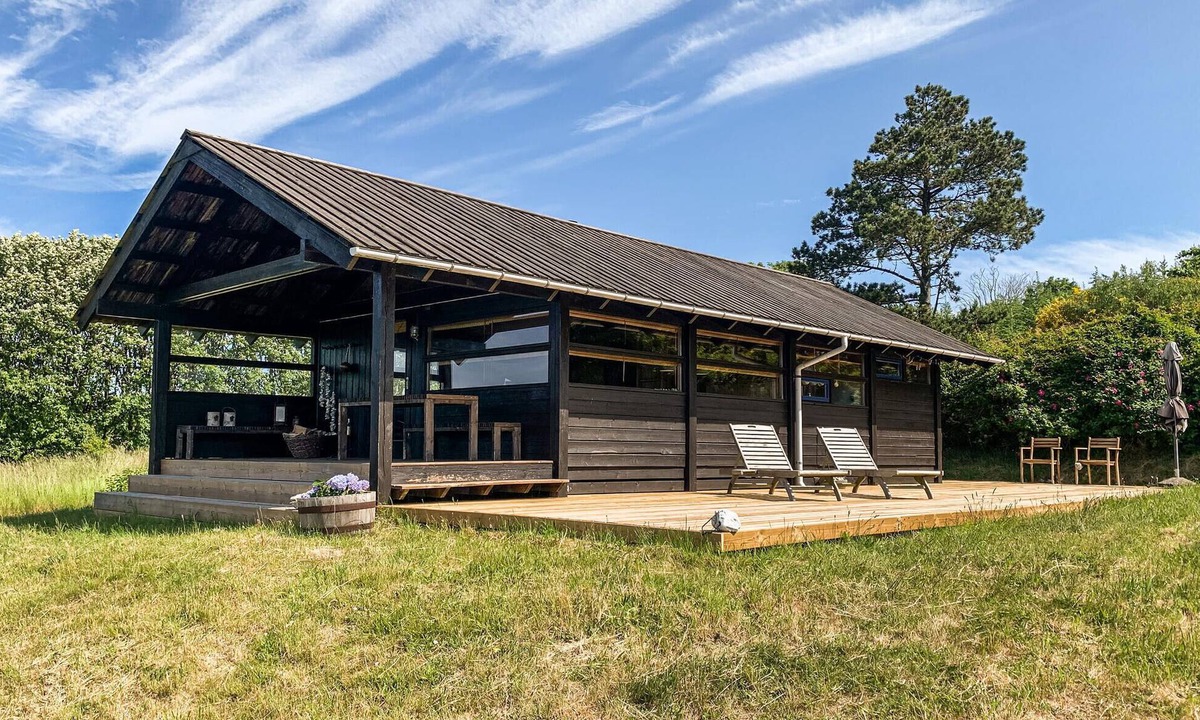 Knebel House | Stunning home in Knebel with WiFi