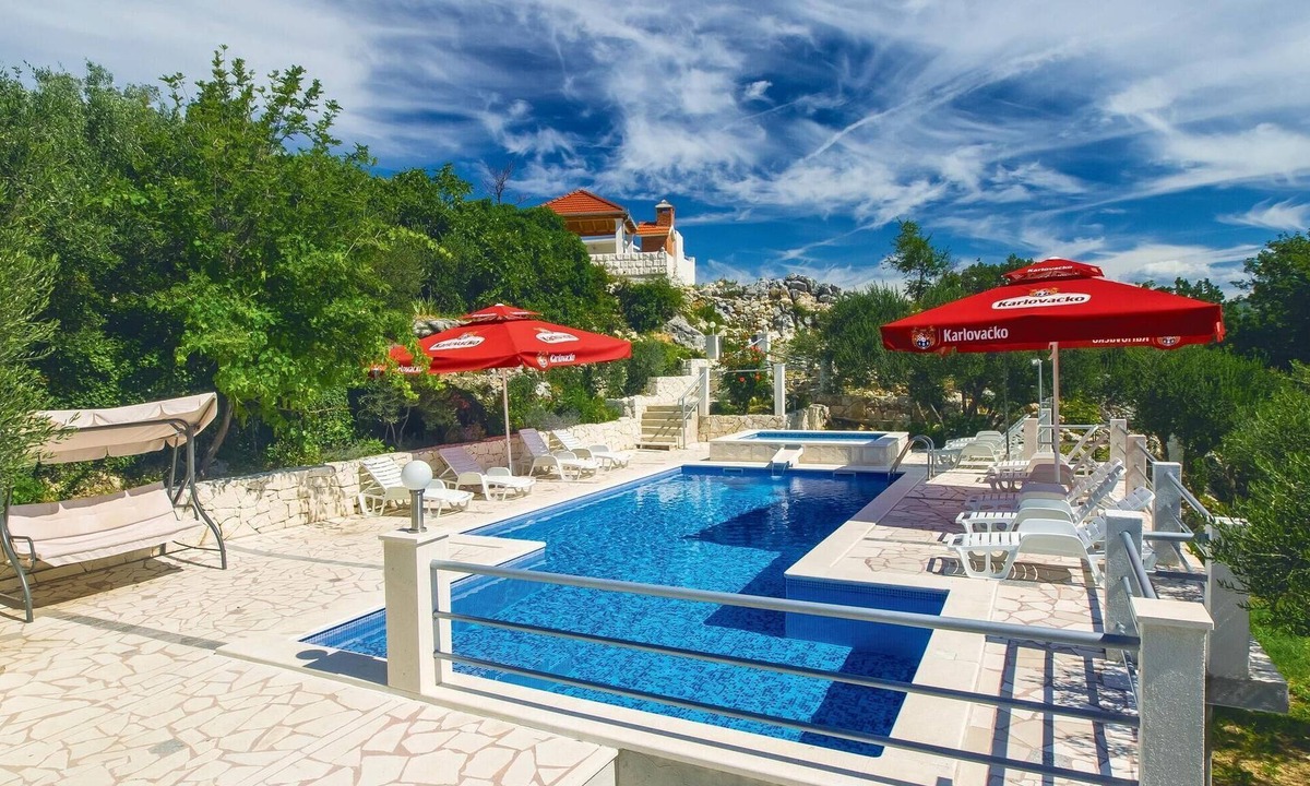 Kucice House | Stunning home in Kucice