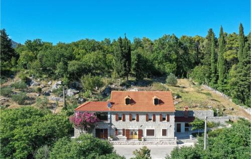 Kucice House | Stunning Home In Kucice With Wifi