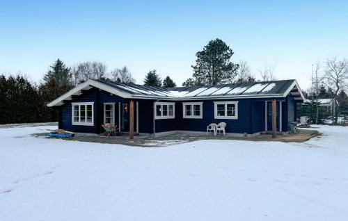 Trend House | Stunning Home In Løgstør With Sauna