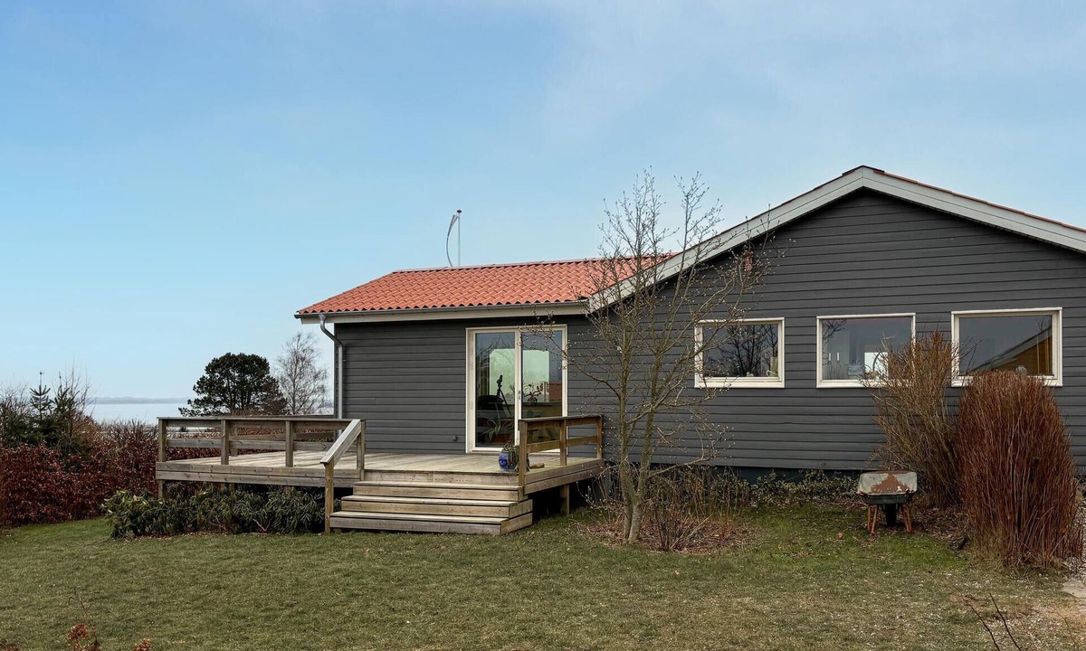 Hjarbæk House | Stunning home in Løgstrup with WiFi
