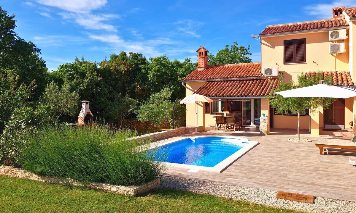 Filipana House | Stunning home in Marcana