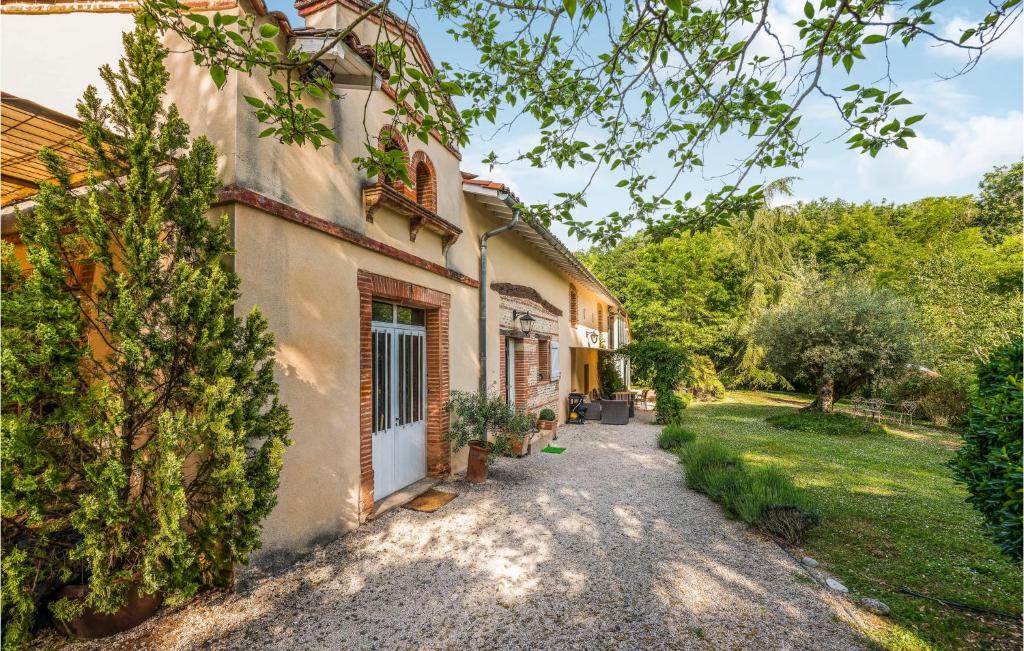 Marquefave House | Stunning Home In Marquefave With Sauna