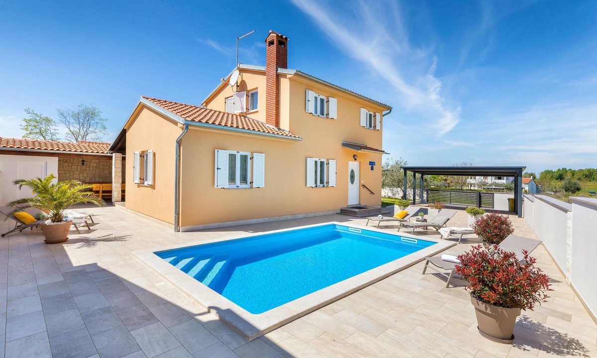 Musalez House | Stunning home in Musalez