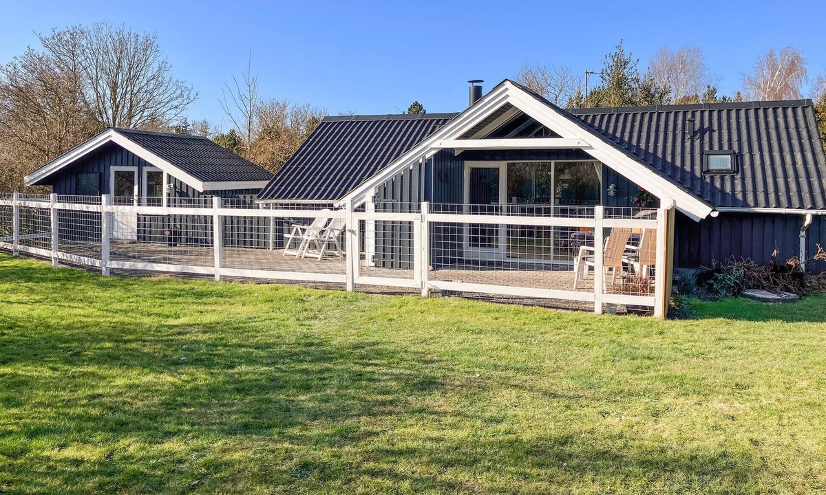 Næsby Strand House | Stunning home in Nakskov with WiFi